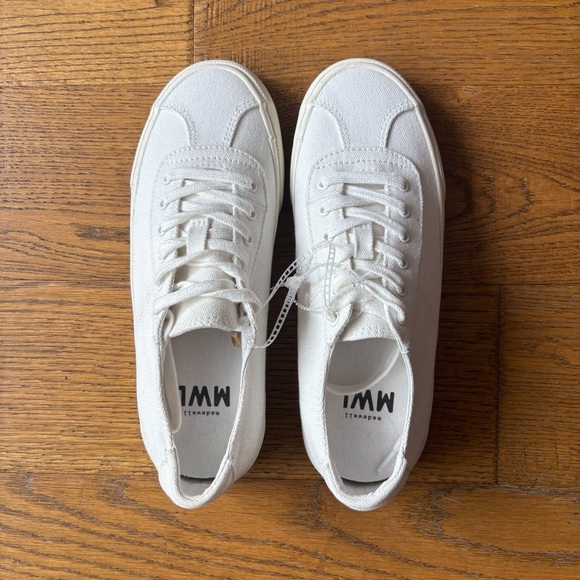 Sidewalk Low-Top Sneakers in Canvas - Picture 4 of 13